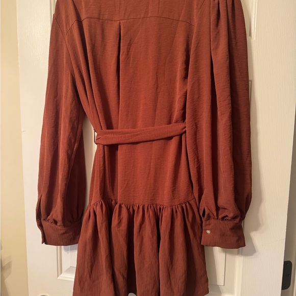 Brown belted dress with ruffle bottom - Picture 3 of 4